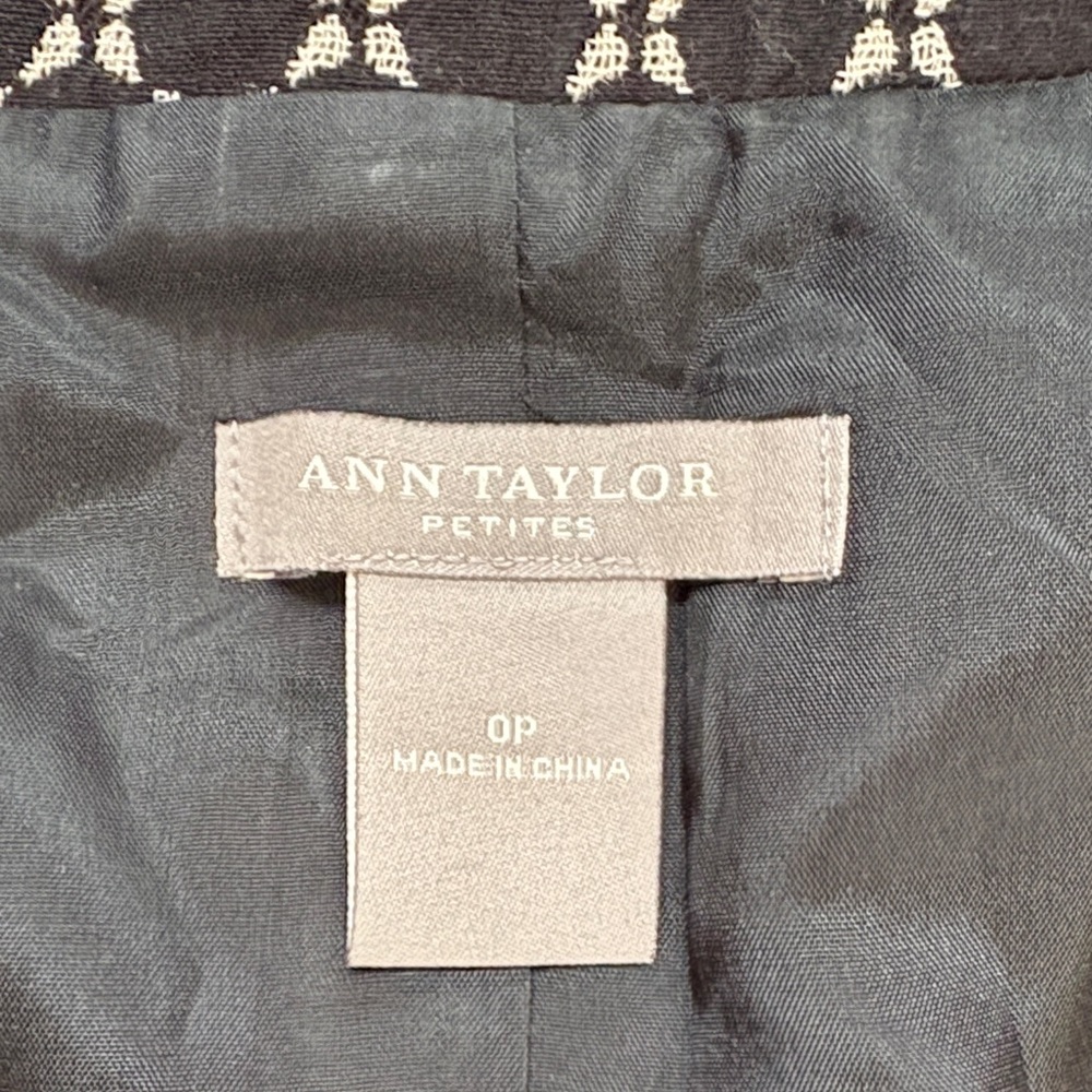 Ann Taylor Black and White Geometric Blazer - Picture 2 of 4